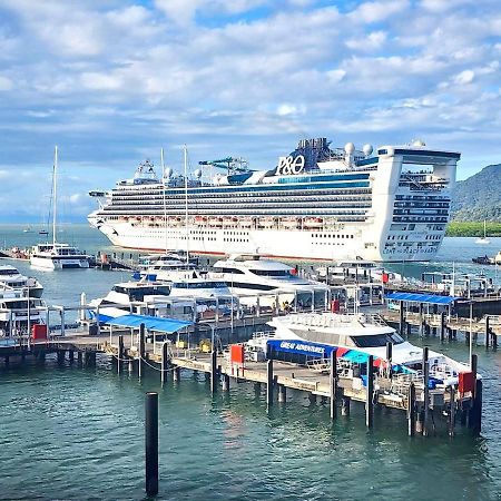 Apartamento Cairns Waterfront Luxury At Harbourlights Exterior foto