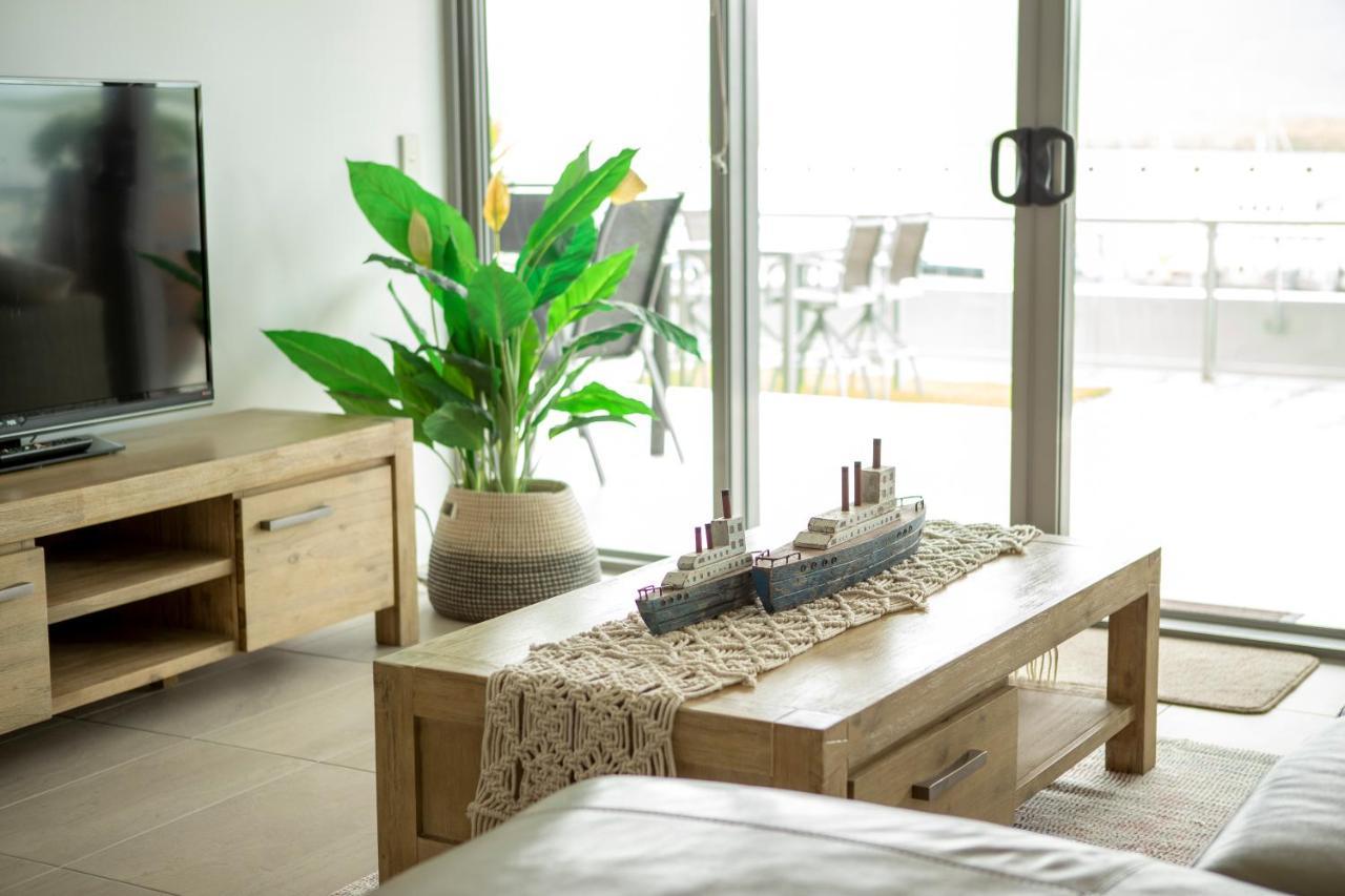Apartamento Cairns Waterfront Luxury At Harbourlights Exterior foto