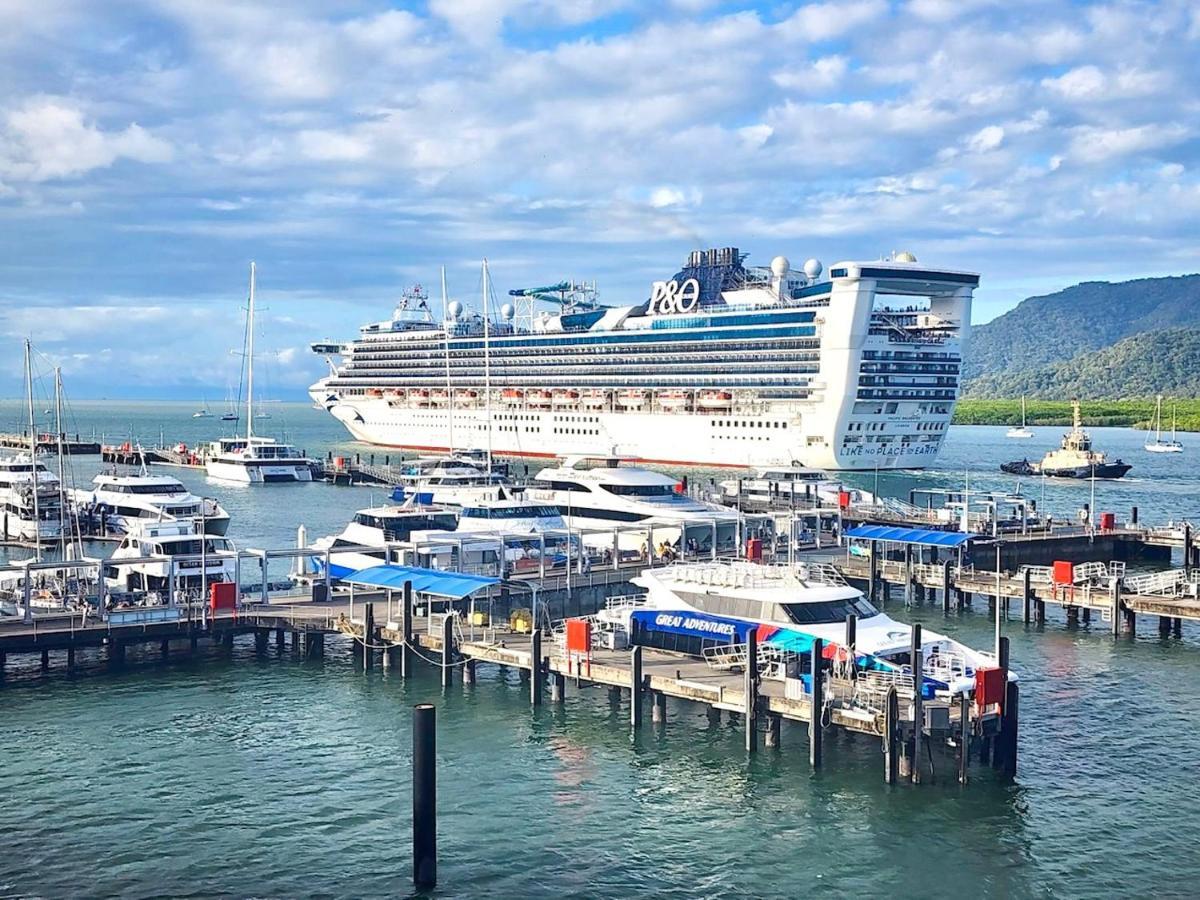 Apartamento Cairns Waterfront Luxury At Harbourlights Exterior foto
